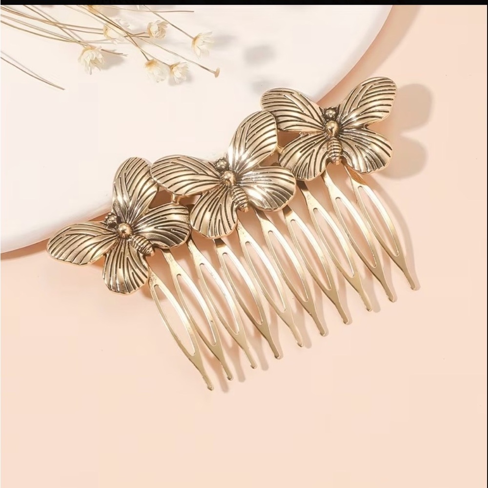 Elegant Floral Hair Comb - Gold Butterfly Accent - Picture 2 of 3